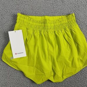 Lululemon Hotty Hot High-Rise Short 2.5"  LICHEN LIME GREEN YELLOW NEON 4 NWT